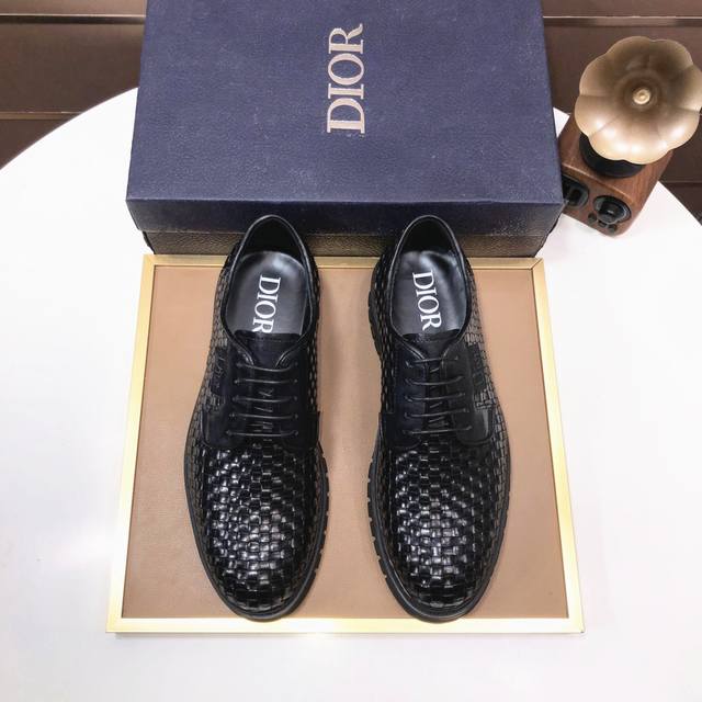 工厂 Dior 水染牛皮内里 迪奥原版1:1高品质出厂，进口原版料，进口版原牛皮，水染牛皮内里，原版tpu大底，码数:38-44